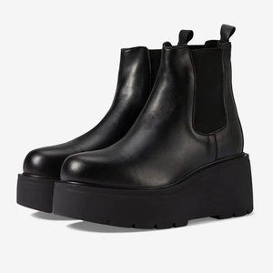 Steve Madden Dorthy Booties in Black